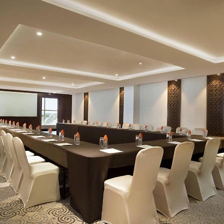 Four Points By Sheraton Макасар Экстерьер фото